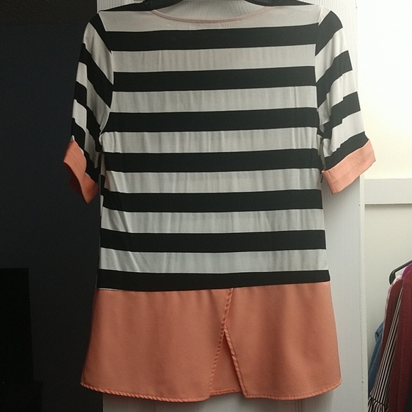 Color Block Top - Picture 2 of 2